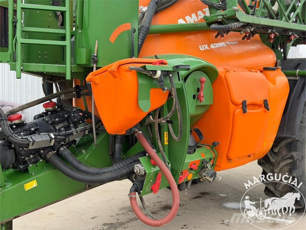 Amazone UX 4200 Super, 4200 ltr, 24 m الرشاشات