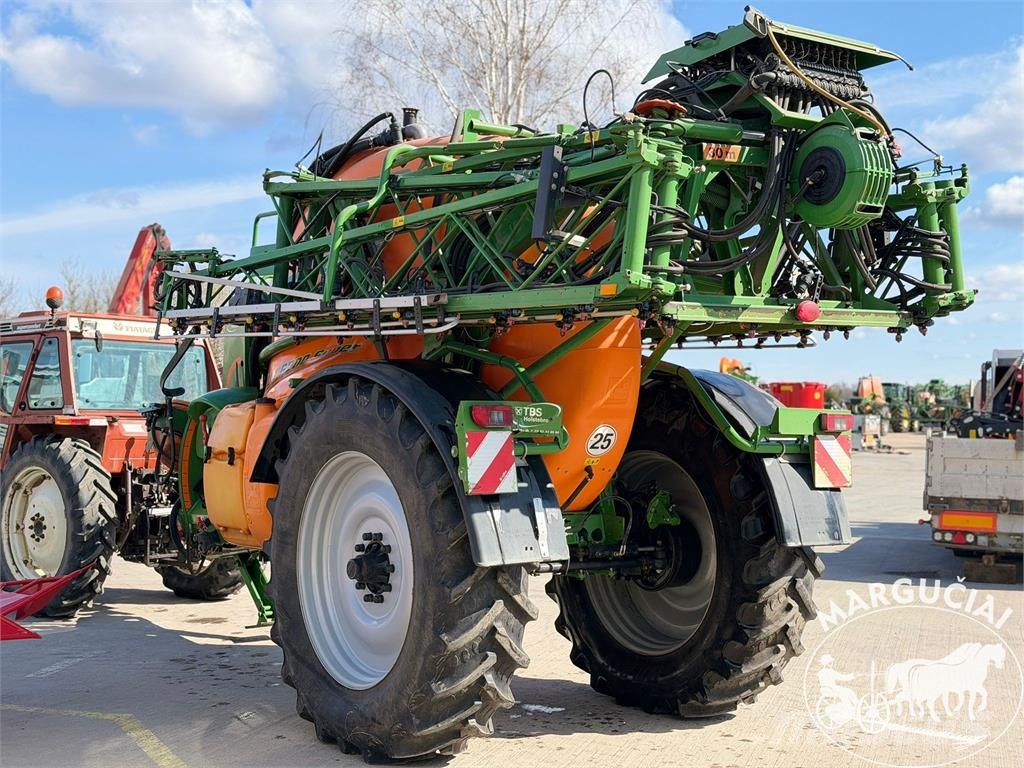 Amazone UX 6200, 6200 ltr, 28 - 30 m الرشاشات