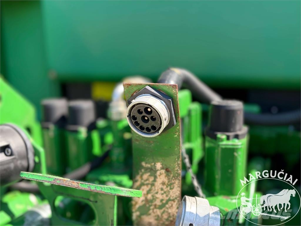 John Deere 6420, 110 AG الجرارات