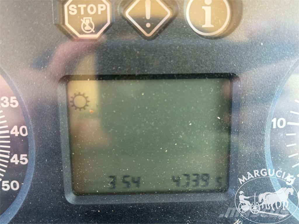 John Deere 6420, 110 AG الجرارات