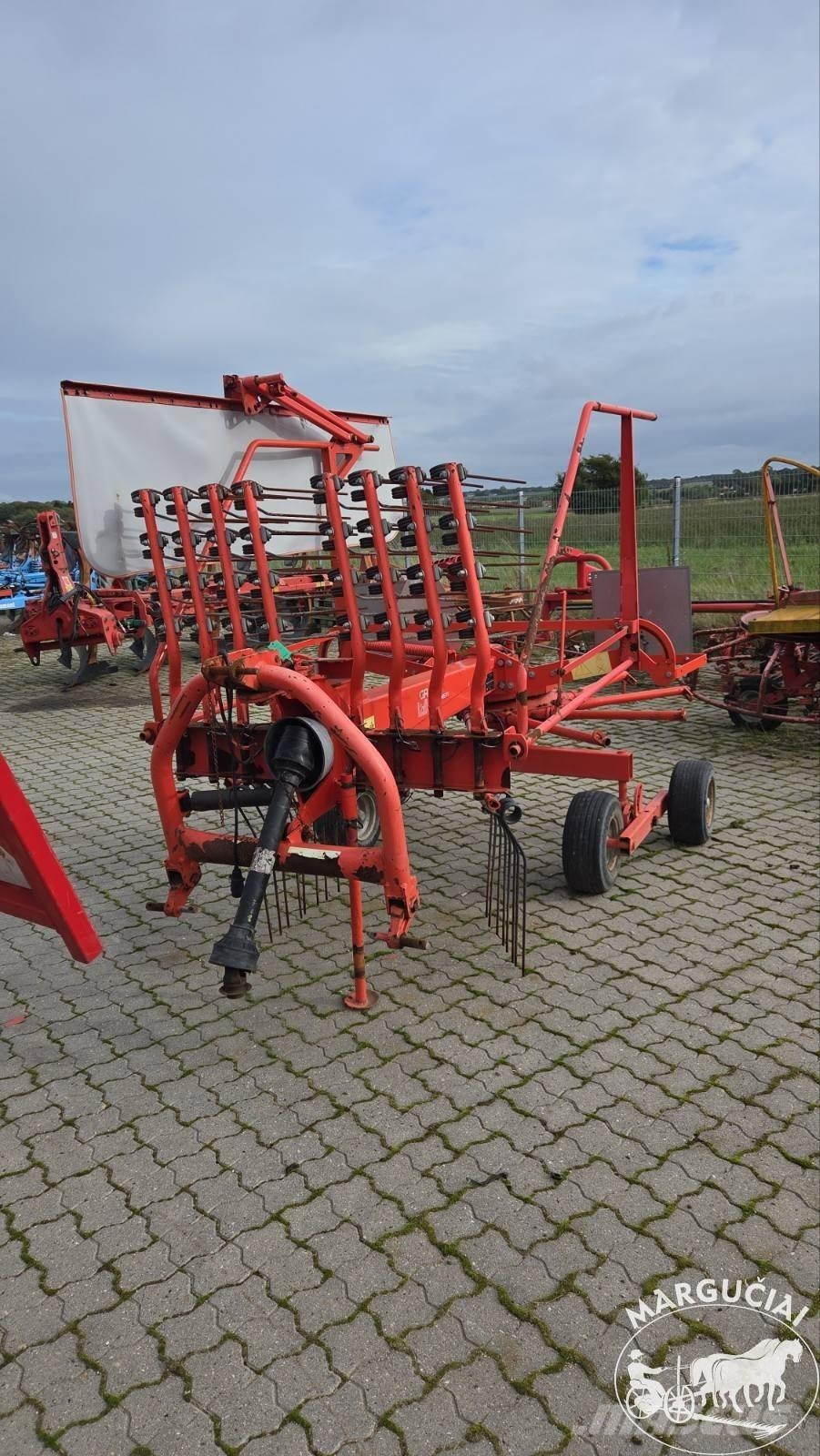 Kuhn GA 4121 GM, 4,1 m Okretači i sakupljači sena
