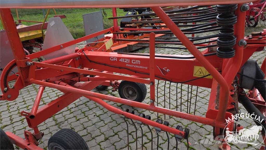 Kuhn GA 4121 GM, 4,1 m Okretači i sakupljači sena