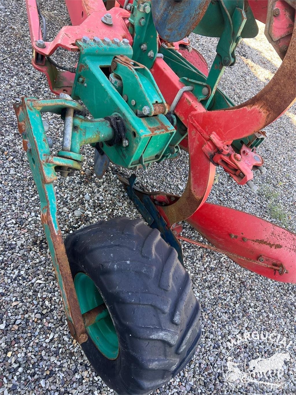 Kverneland EG-100, 5x5 korpusų Obračalni plugi