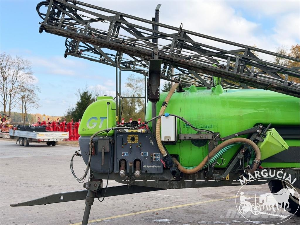 Tecnoma 4000 ltr, 28 m الرشاشات