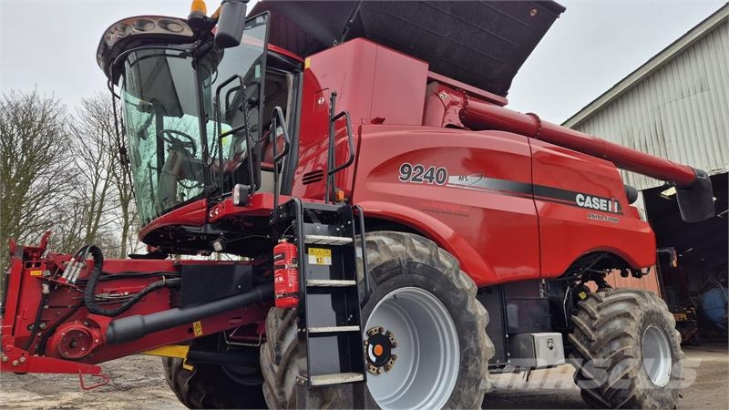 Case IH Axial Flow 9240 Inkl. 41 fod 3050 skærebord 联合收割机