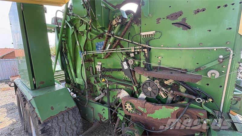 Krone COMBI PACK 1500 Presser med indpakker Rituļu preses