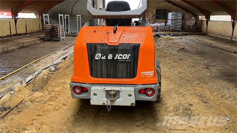Weycor AR 380 لوادر صغيرة