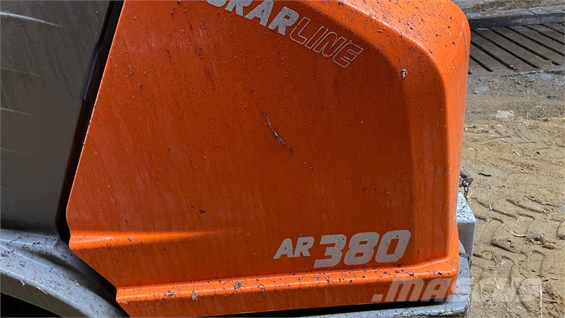 Weycor AR 380 لوادر صغيرة