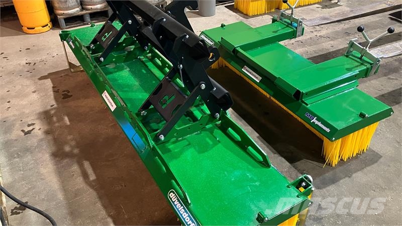 Düvelsdorf Kost til pallegafler, 225 cm Beslag til Giant Other tractor accessories