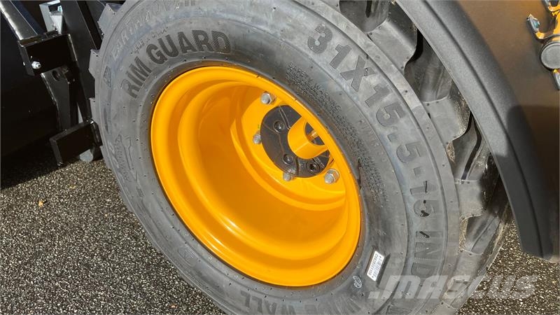 JCB 403 AGRI Smart Power Väikelaadurid