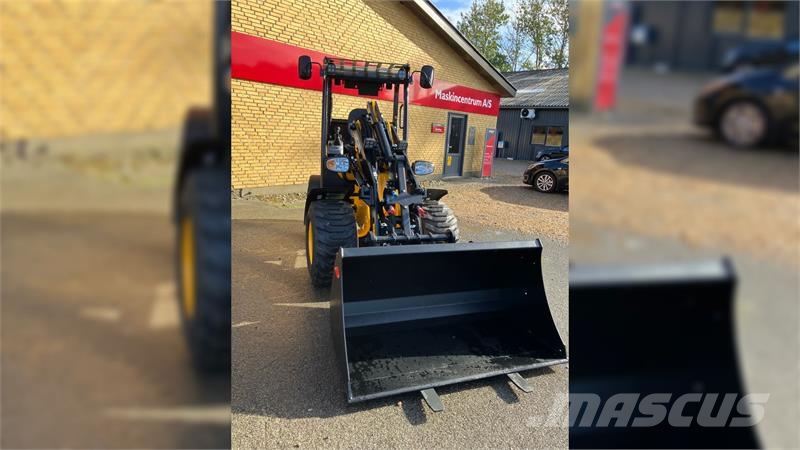 JCB 403 AGRI Smart Power Väikelaadurid