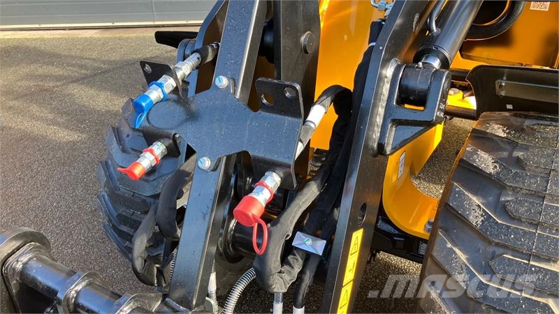 JCB 403 AGRI Smart Power Väikelaadurid