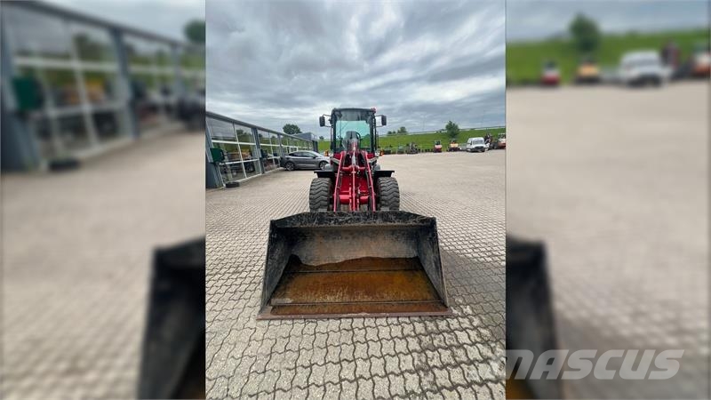 Yanmar V80 Incarcator pe pneuri