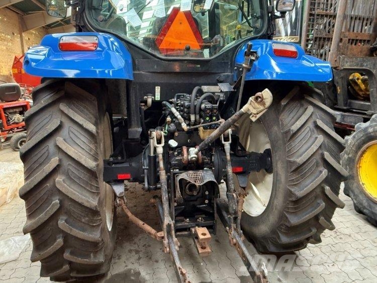New Holland T6030 トラクター