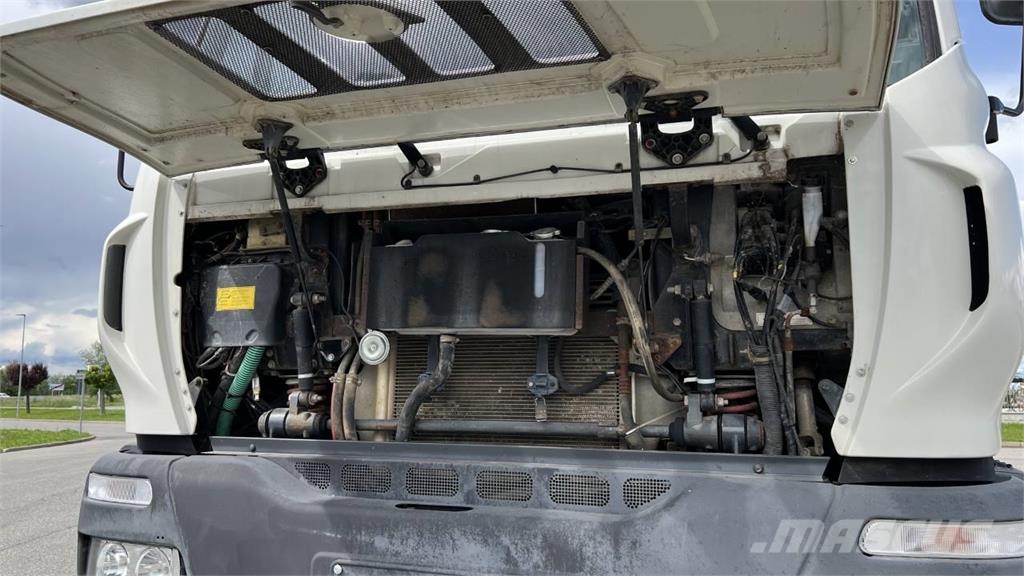 Astra HD8E 44.38 4x4 Цистерна
