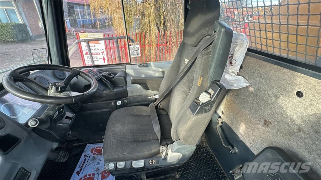 Bell B25E 6x6 Vehículos compactos de volteo