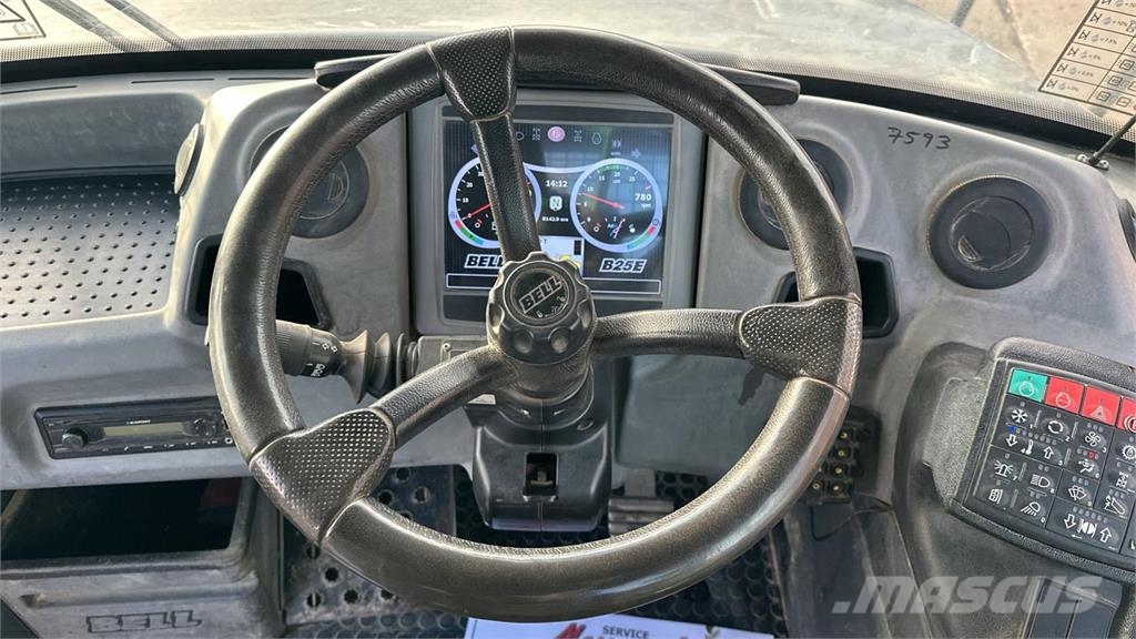 Bell B25E 6x6 Vehículos compactos de volteo