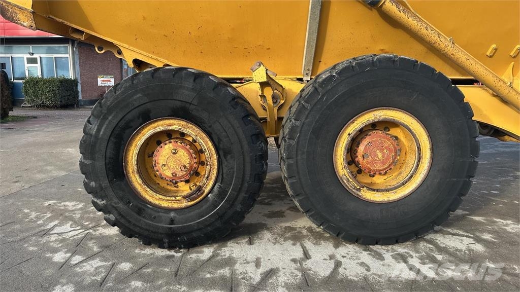 Bell B25E 6x6 Vehículos compactos de volteo