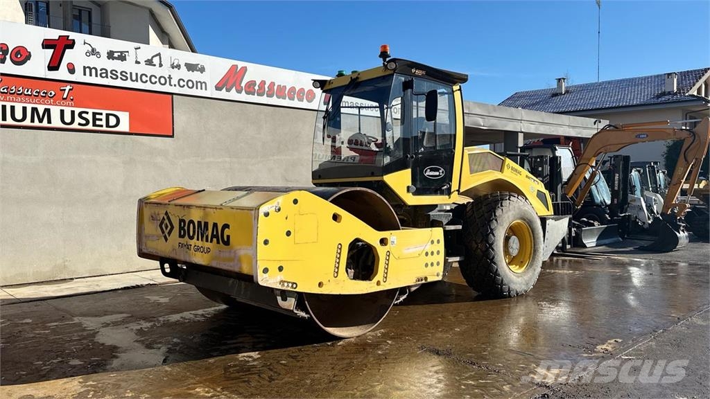 Bomag BW 216 DH-5 Nabijači zemlje