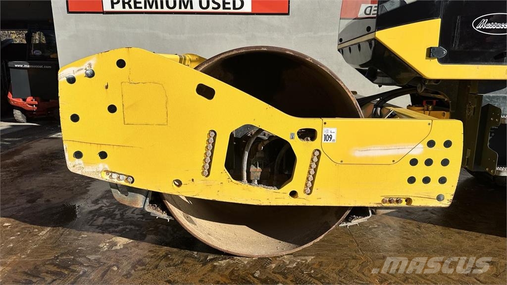 Bomag BW 216 DH-5 Nabijači zemlje