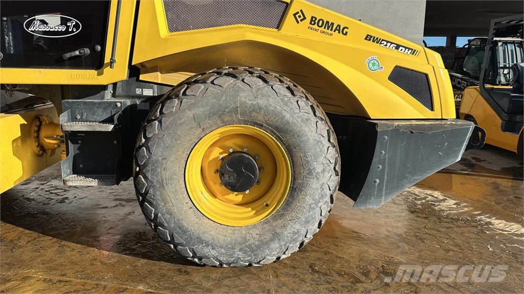 Bomag BW 216 DH-5 Nabijači zemlje