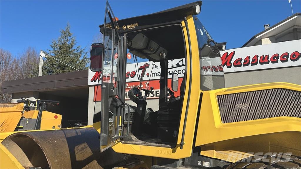 Bomag BW 216 DH-5 Nabijači zemlje