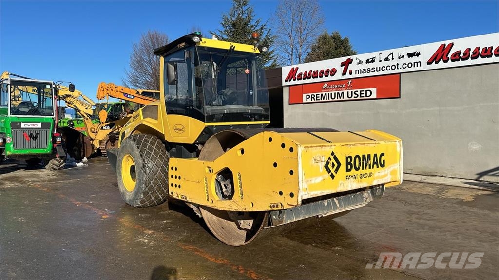 Bomag BW 216 DH-5 Nabijači zemlje