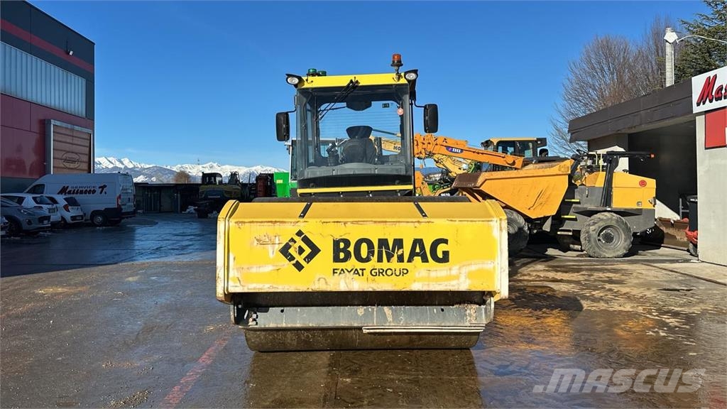 Bomag BW 216 DH-5 Nabijači zemlje
