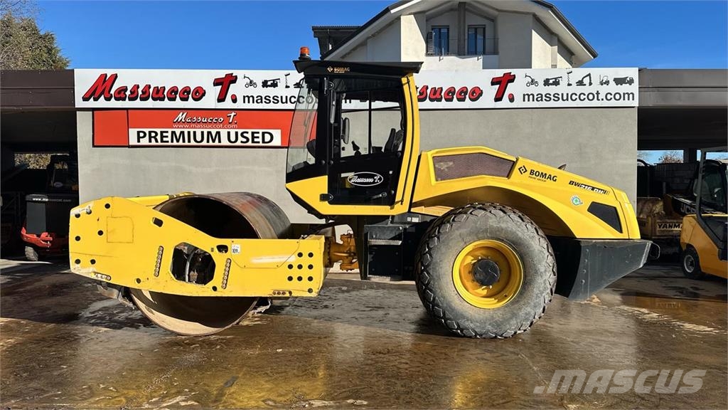 Bomag BW 216 DH-5 Nabijači zemlje