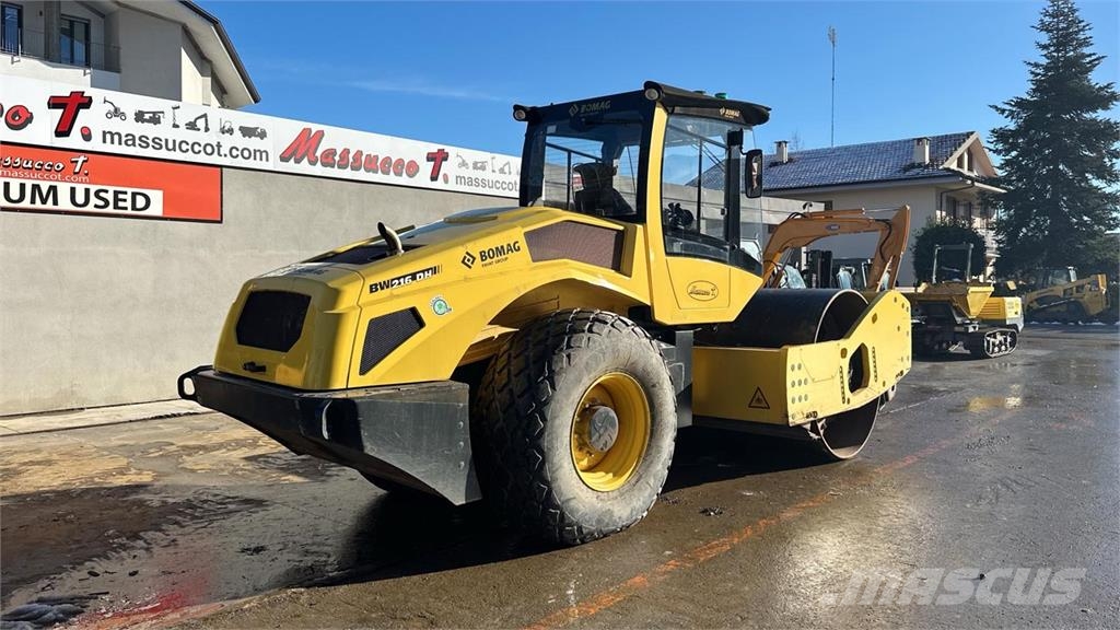 Bomag BW 216 DH-5 Nabijači zemlje