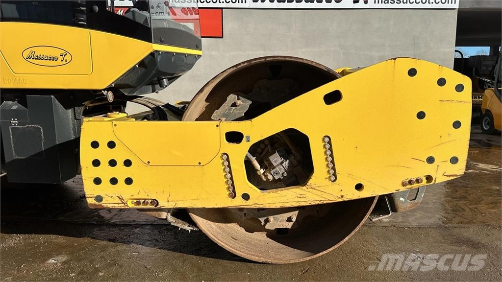 Bomag BW 216 DH-5 Nabijači zemlje