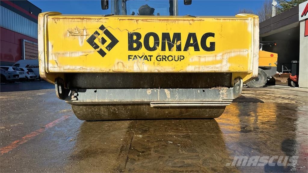 Bomag BW 216 DH-5 Nabijači zemlje