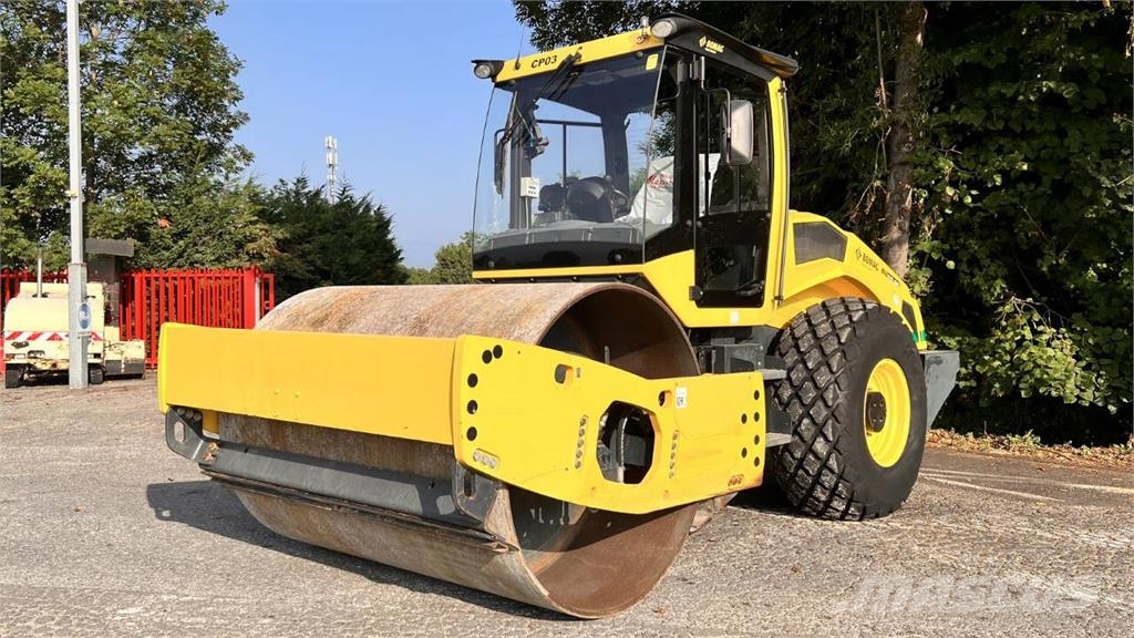 Bomag BW213 DH-5 Pinnasetihendajad