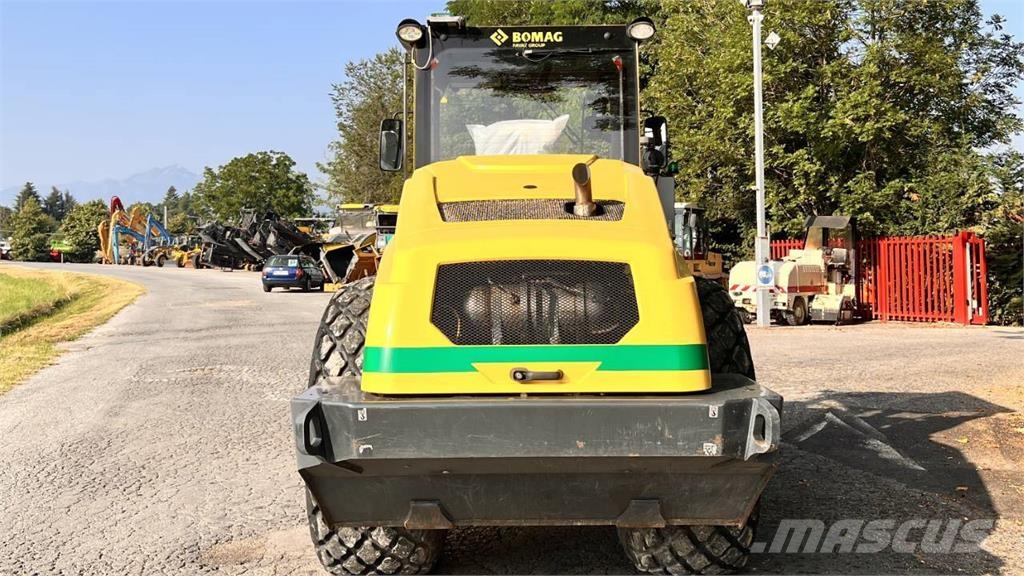 Bomag BW213 DH-5 Pinnasetihendajad