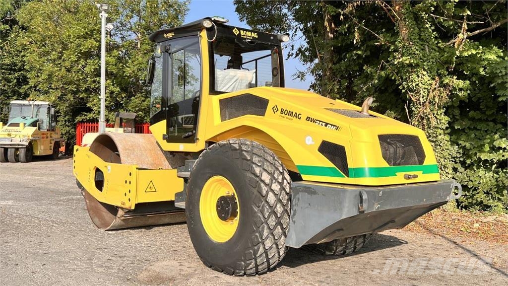 Bomag BW213 DH-5 Pinnasetihendajad