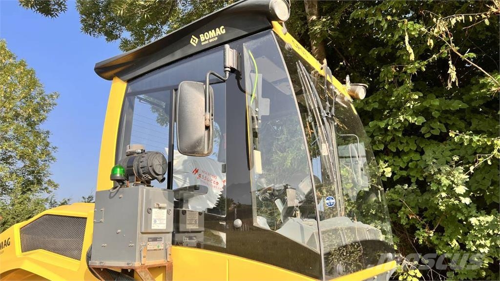 Bomag BW213 DH-5 Pinnasetihendajad
