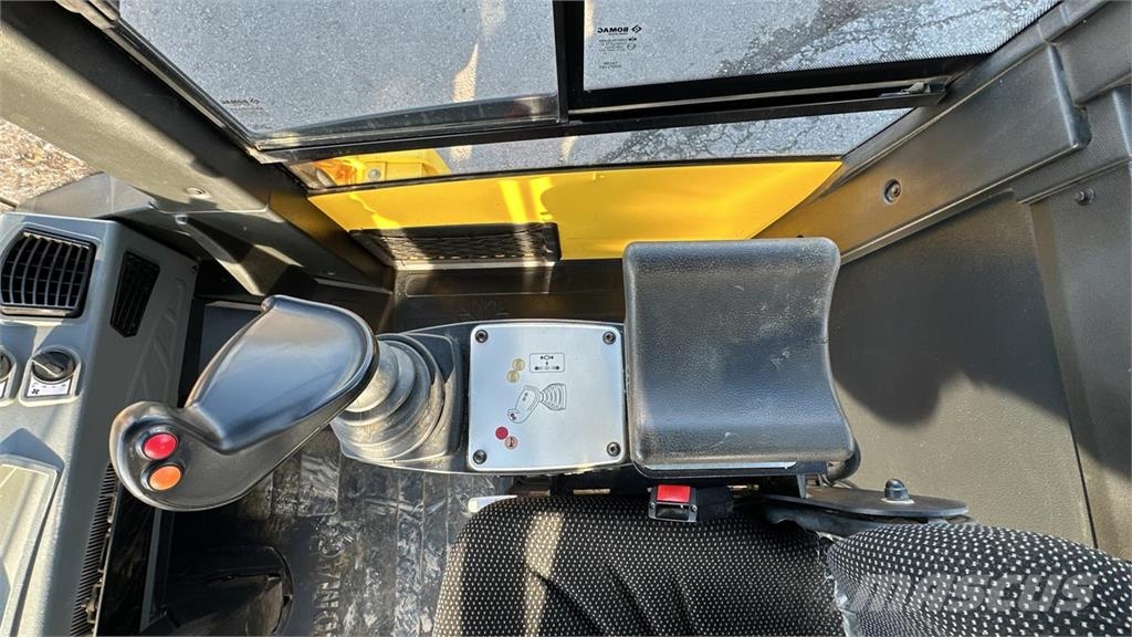 Bomag BW216 DH-5 Nabijači zemlje