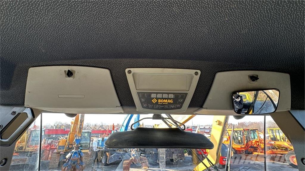 Bomag BW216 DH-5 Nabijači zemlje