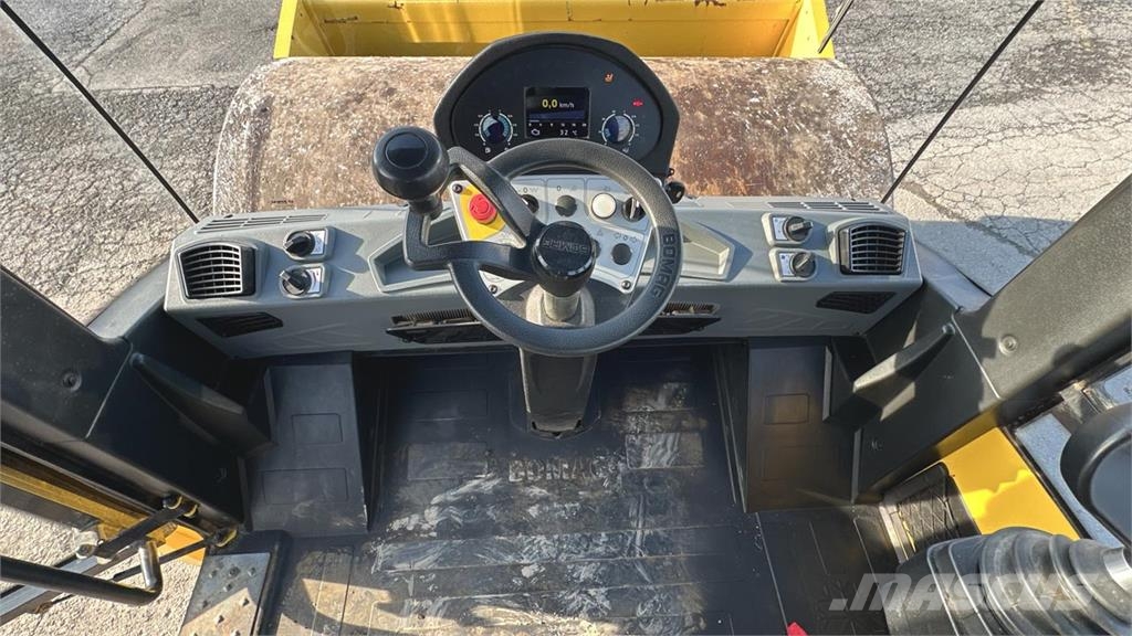 Bomag BW216 DH-5 Nabijači zemlje