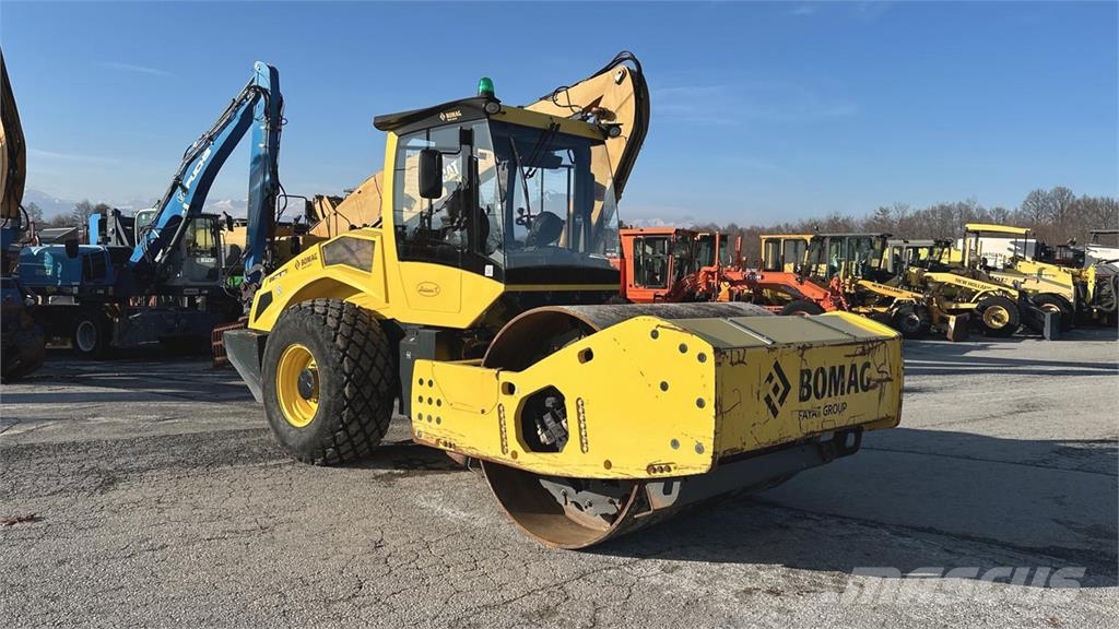 Bomag BW216 DH-5 Nabijači zemlje