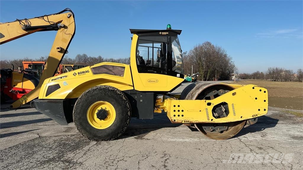 Bomag BW216 DH-5 Nabijači zemlje