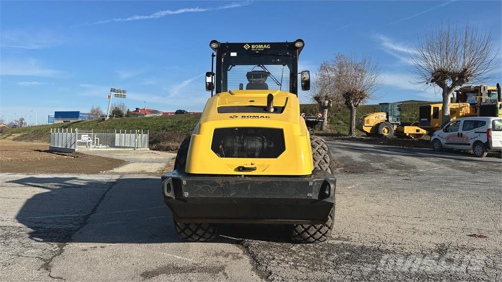 Bomag BW216 DH-5 Nabijači zemlje