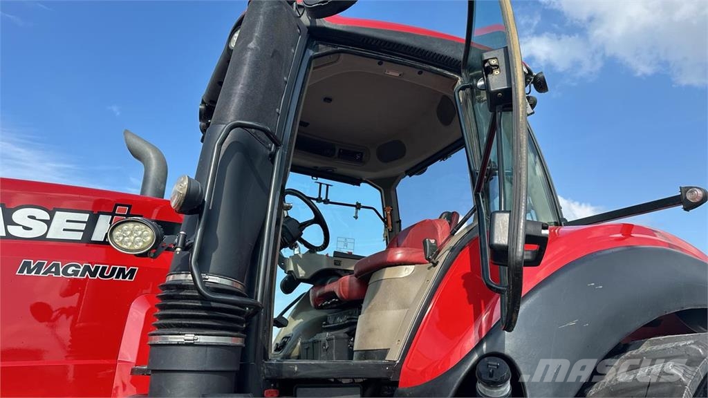 Case IH Magnum 380 CVX Снежные отвалы и плуги