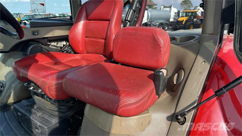 Case IH Magnum 380 CVX Снежные отвалы и плуги