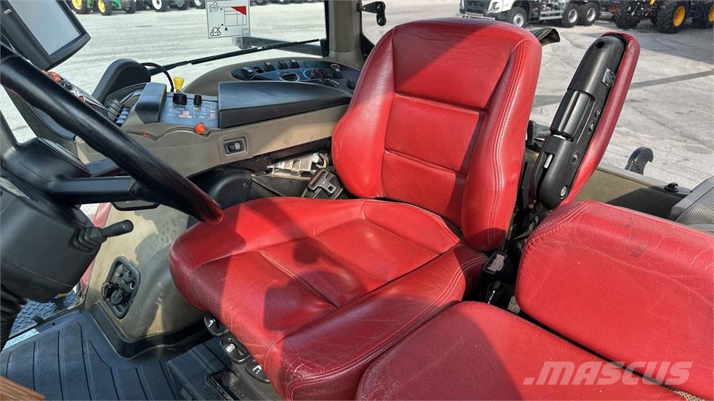 Case IH Magnum 380 CVX Снежные отвалы и плуги