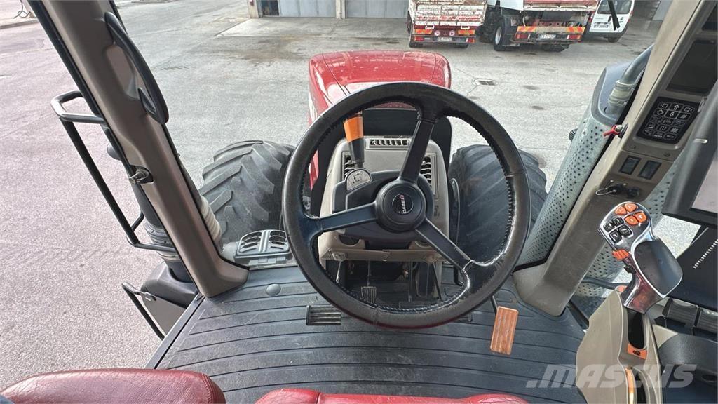 Case IH Magnum 380 CVX Снежные отвалы и плуги