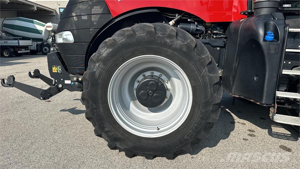 Case IH Magnum 380 CVX Снежные отвалы и плуги