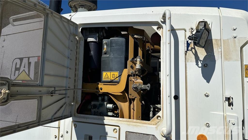 CAT 120M2 Μπουλντόζες με ερπύστριες