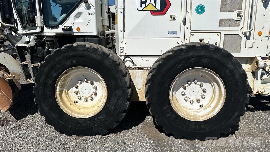 CAT 120M2 Μπουλντόζες με ερπύστριες