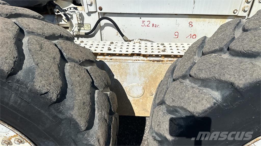 CAT 120M2 Μπουλντόζες με ερπύστριες
